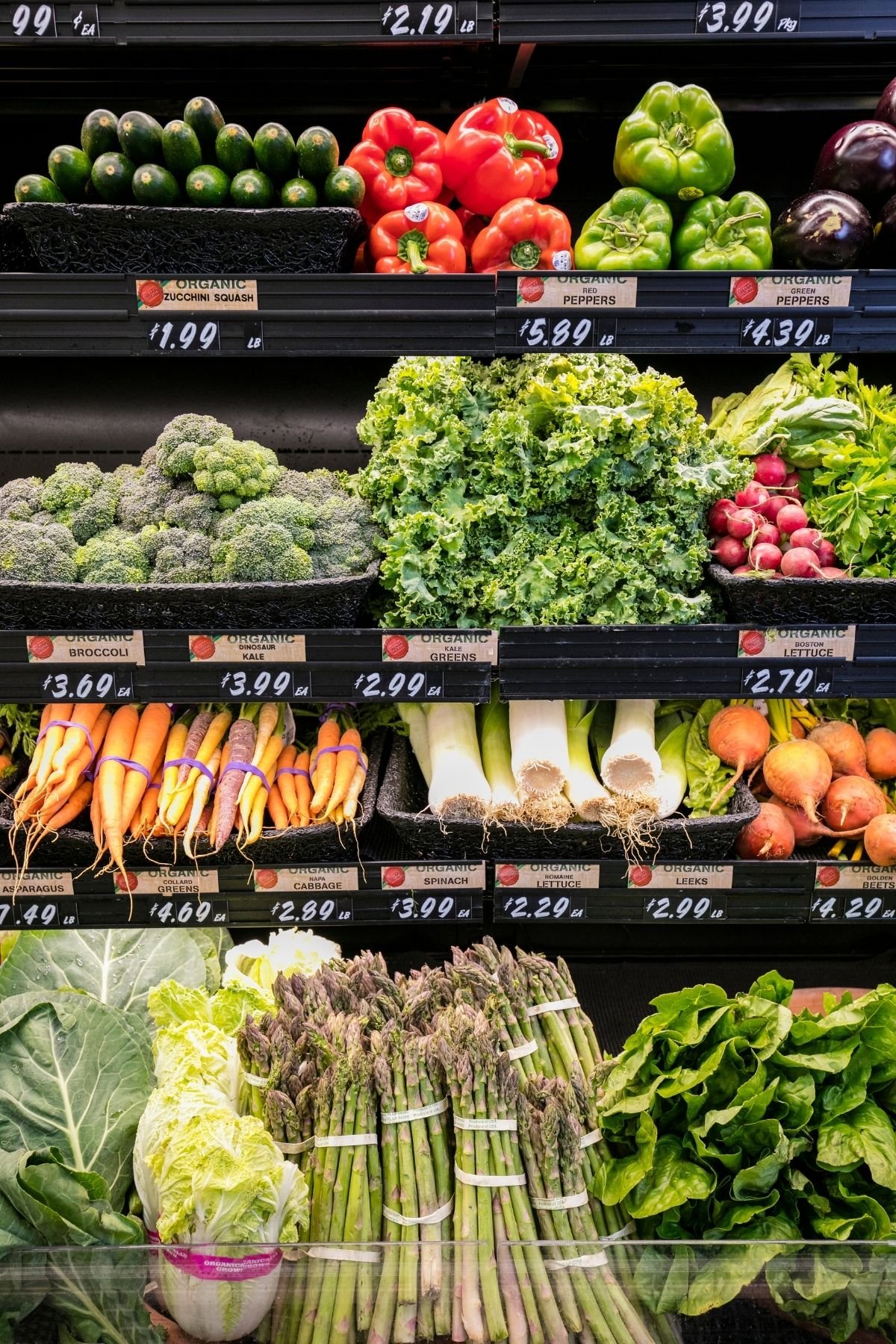 organic produce shelf at a grocery store.