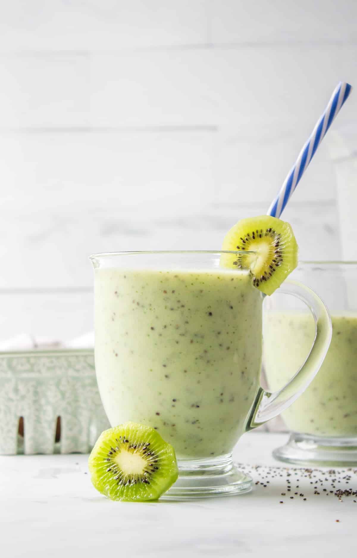 a front view of a glass of kiwi smoothie.