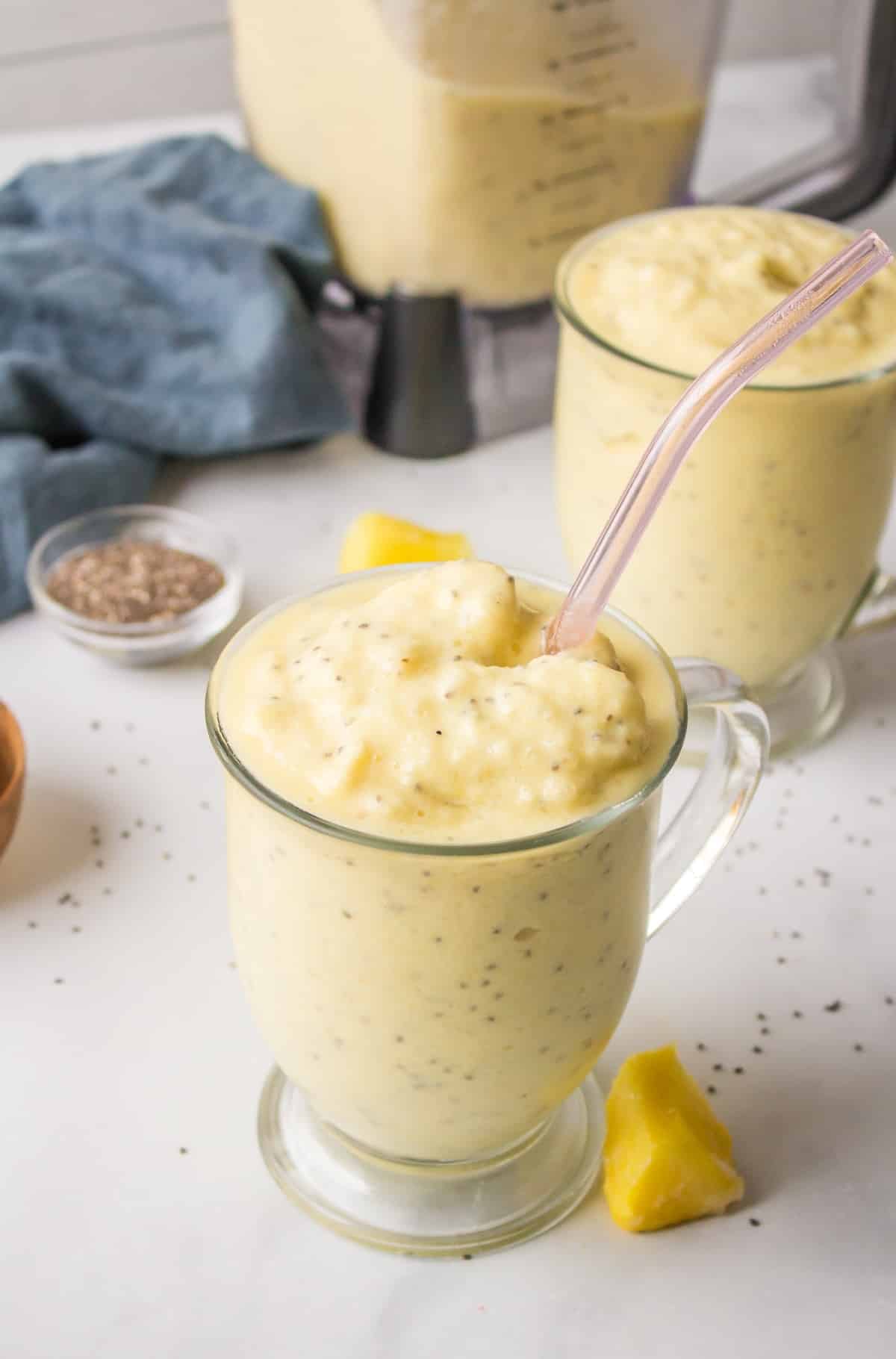 pineapple smoothie weight loss in glass.